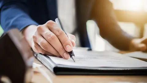 La Junta de Andaluc&iacute;a necesita administrativos para sus consejer&iacute;as