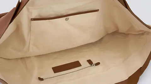 Bolso de hombro maxi tipo shopper de doble textura Adolfo Dom&iacute;nguez en El Corte Ingl&eacute;s