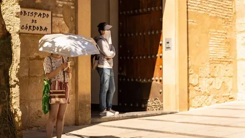 Turistas con calor en C&oacute;rdoba