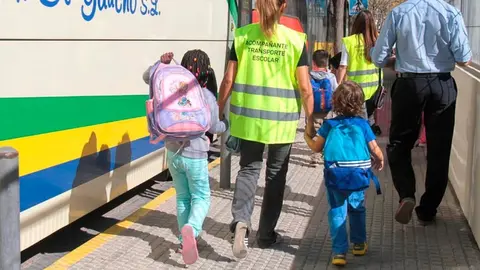 Andaluc&iacute;a busca trabajadores que ejerzan como acompa&ntilde;antes de escolares