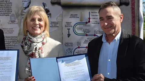 Garc&iacute;a-Pelayo junto a Jos&eacute; Antonio Fern&aacute;ndez, Delegado de Alcald&iacute;a de Mesas de Asta