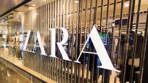 Cuidado al detalle escaparate de la tienda Zara