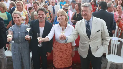 Brindis tras el acto de la Pisa de la Uva | Cristo Garc&iacute;a