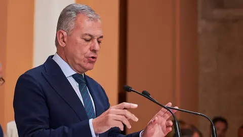 Jos&eacute; Luis Sanz, alcalde de Sevilla