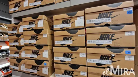 Tienda Nike, Luz Shopping