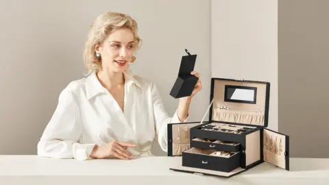 Caja Joyero de 3 Niveles Songmics en Amazon