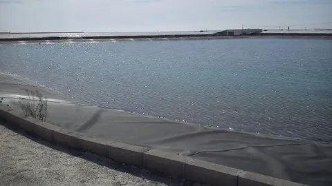 Imagen de una balsa de riego