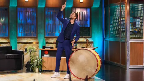 David Broncano vacila de n&uacute;meros en 'La Revuelta' | TVE