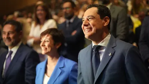 El presidente de la Junta de Andaluc&iacute;a, Juanma Moreno, durante un acto en M&aacute;laga
