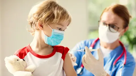 Andaluc&iacute;a vacunar&aacute; contra la gripe a los menores de 3 y 4 a&ntilde;os en el colegio