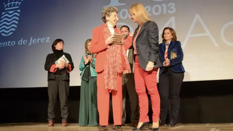 Mar&iacute;a Dacia Gonz&aacute;lez-Gordon y Mar&iacute;a Jos&eacute; Garc&iacute;a-Pelayo