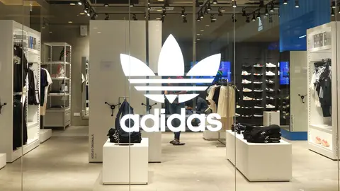 Tienda Adidas en centro comercial