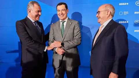 Juanma Moreno, junto al alcalde Sevilla Jos&eacute; Luis Sanz, en un acto reciente