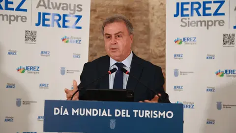 Antonio Real presenta las actividades programadas con motivo del D&iacute;a Mundial del Turismo | Cristo Garc&iacute;a