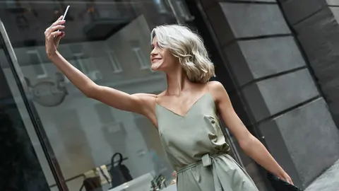 Las rebajas en sandalias que causan largas colas