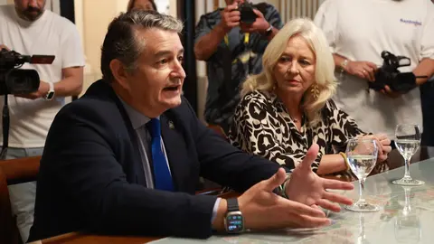 Antonio Sanz, junto a la delegada del Gobierno Andaluz en C&aacute;diz Mercedes Colombo | Cristo Garc&iacute;a