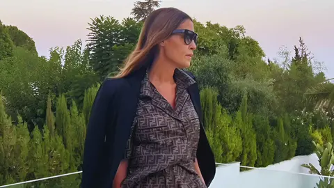 Susana Saborido, la mujer de Joaqu&iacute;n, posando con el conjunto de Fendi