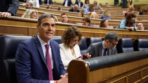 Pedro S&aacute;nchez, junto a la vicepresidenta del Gobierno Mar&iacute;a Jes&uacute;s Montero