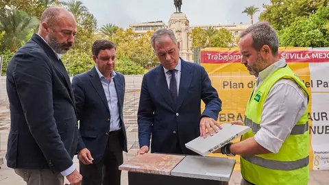 Jos&eacute; Luis Sanz anuncia el inicio de las obras en la Plaza Nueva | Salvador L&oacute;pez Medina para El MIRA
