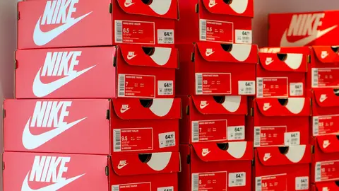 Cajas de calzado en tienda NIKE