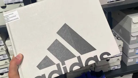 Caja en tienda Adidas