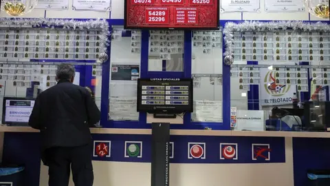 Una administraci&oacute;n de Loter&iacute;a en una foto de archivo