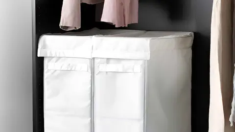 Bolsa de ropa con soporte SKUBB de Ikea