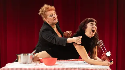 Gloria Albalate y Luc&iacute;a Trentini