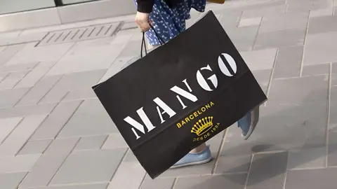 Bolsa de tienda Mango de moda de mujer