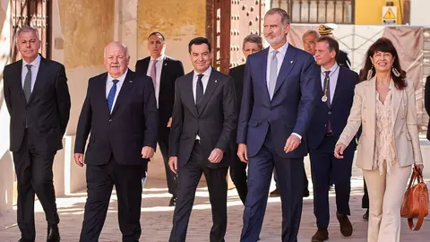 El Rey Felipe VI preside la inauguraci&oacute;n de la exposici&oacute;n 'Los Machado Retrato de familia' | Salvador L&oacute;pez Medina