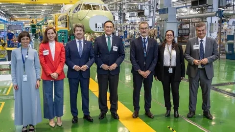 El consejero G&oacute;mez Villamandos, en el centro de la imagen