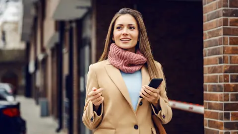 Mujer acude al trabajo