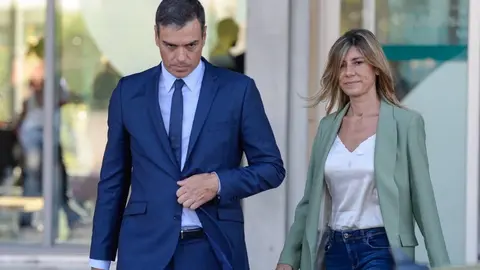 Pedro S&aacute;nchez, junto a su mujer Bego&ntilde;a G&oacute;mez (3)