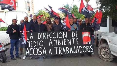 Manifestaci&oacute;n de CGT ante la Delegaci&oacute;n de Medio Ambiente del Ayuntamiento de Jerez