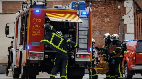 Bomberos intervienen en un incendio