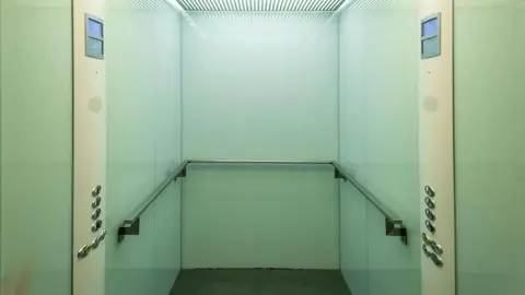 Imagen de archivo del hueco de un montacargas