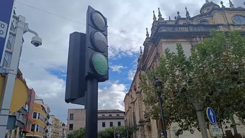 Imagen de un sem&aacute;foro en Ja&eacute;n