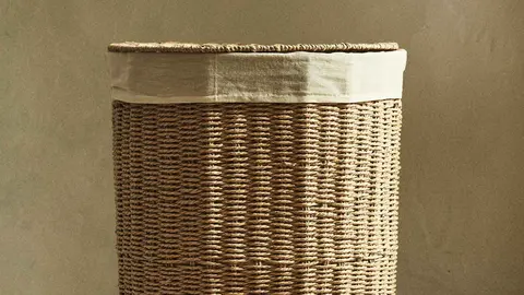 Cesta de ropa con tejido interior de Zara Home