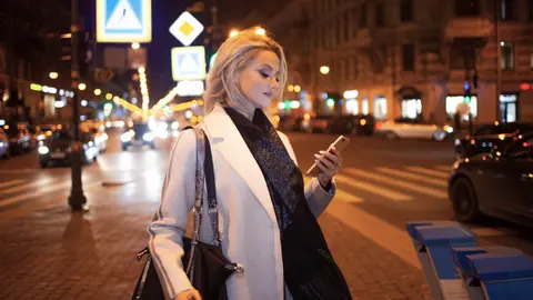 Los zapatos con tac&oacute;n kitten para llevar con vestidos en invierno