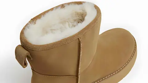 Botines de piel con forro de pelo de Stradivarius