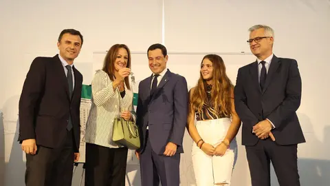 Juanma Moreno, durante una reciente entrega de llaves en Andaluc&iacute;a | Cristo Garc&iacute;a