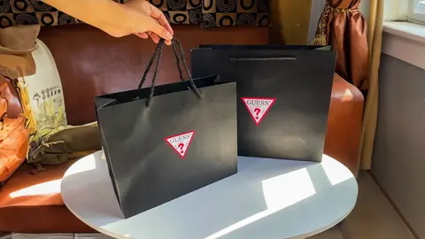 Bolsa de compra de GUESS