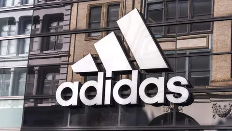Fachada de Adidas