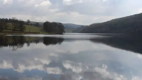 Un embalse en una foto de archivo