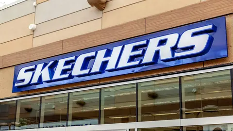 Fachada de tienda Skechers