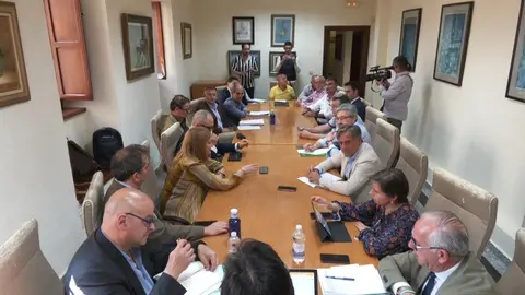 Mesa de los Puentes celebrada en el mes de abril