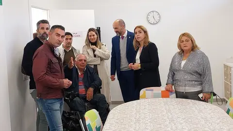 Almudena Mart&iacute;nez, durante su visita a Los Barrios