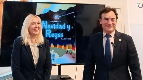 El alcalde de Ja&eacute;n, Agust&iacute;n Gonz&aacute;lez, junto a la concejala Mar&iacute;a Espejo