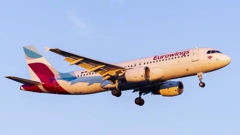 Un avi&oacute;n de la compa&ntilde;&iacute;a Eurowings