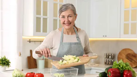 Una ama de casa que recibe las pensiones no contributivas de la Seguridad Social